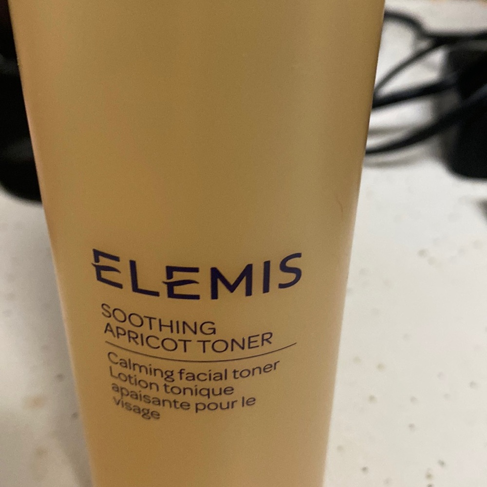 Elemis Smoothing Apricot facial toner
